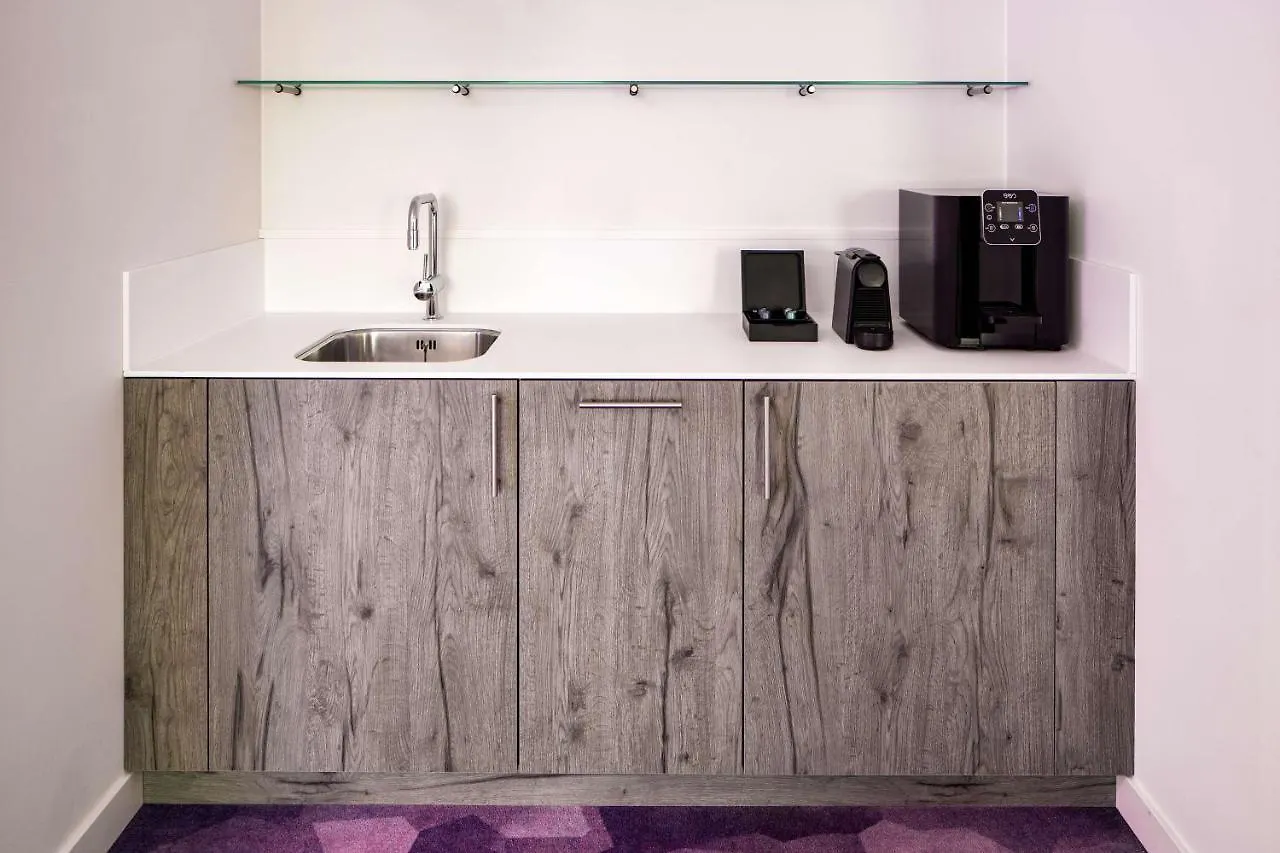 Yotel Amsterdam 4*,